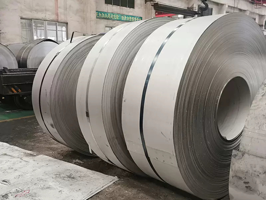 Tira de bobina de acero inoxidable laminada en caliente 201 430 410 202 304 316l 2000 mm